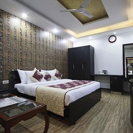 Hotel Universe Inn New Delhi Exterior foto